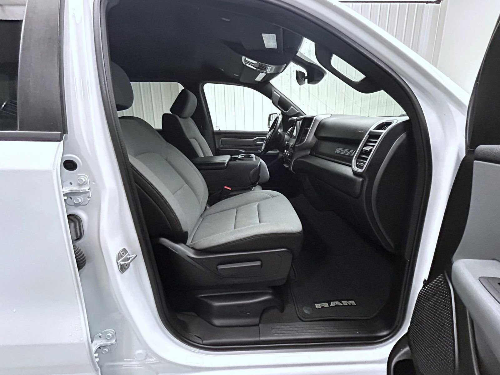 Used 2023 RAM 1500 Big Horn AWD/4WD image 15