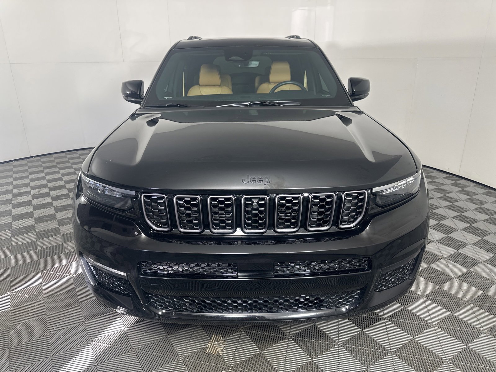 Used 2023 Jeep Grand Cherokee L Summit w/ High Altitude Package image 2