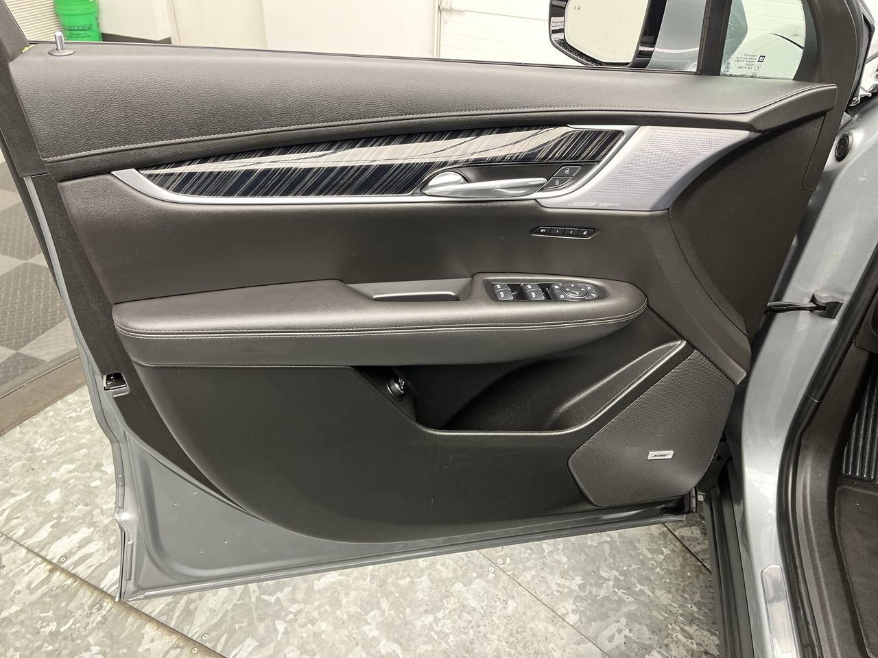 Certified 2025 Cadillac XT6 Premium Luxury AWD/4WD image 9