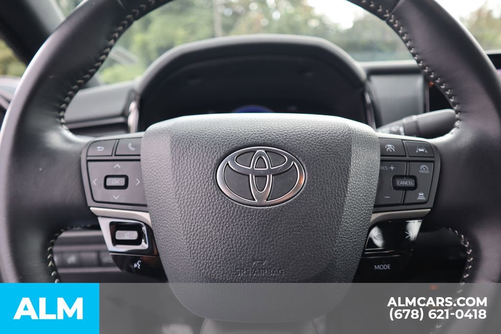 Used 2025 Toyota Camry SE image 25