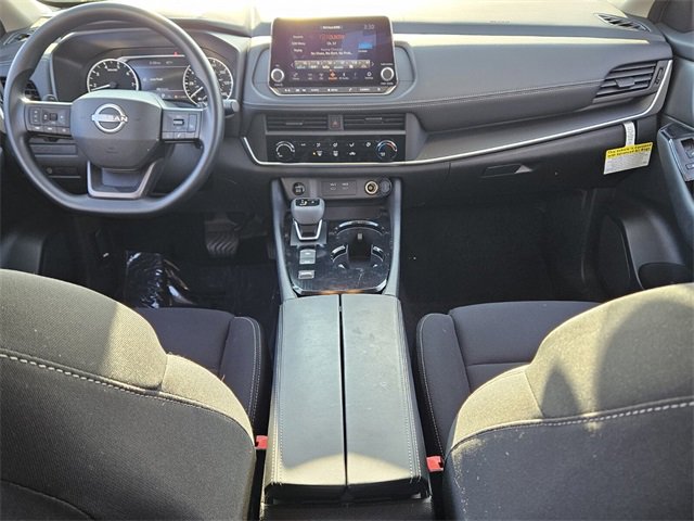 Used 2025 Nissan Rogue S image 8