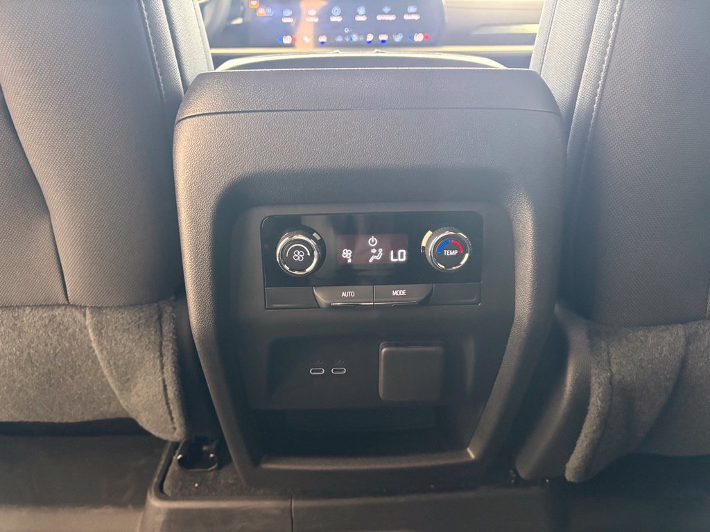 New 2027 Chevrolet Traverse LT FWD image 29