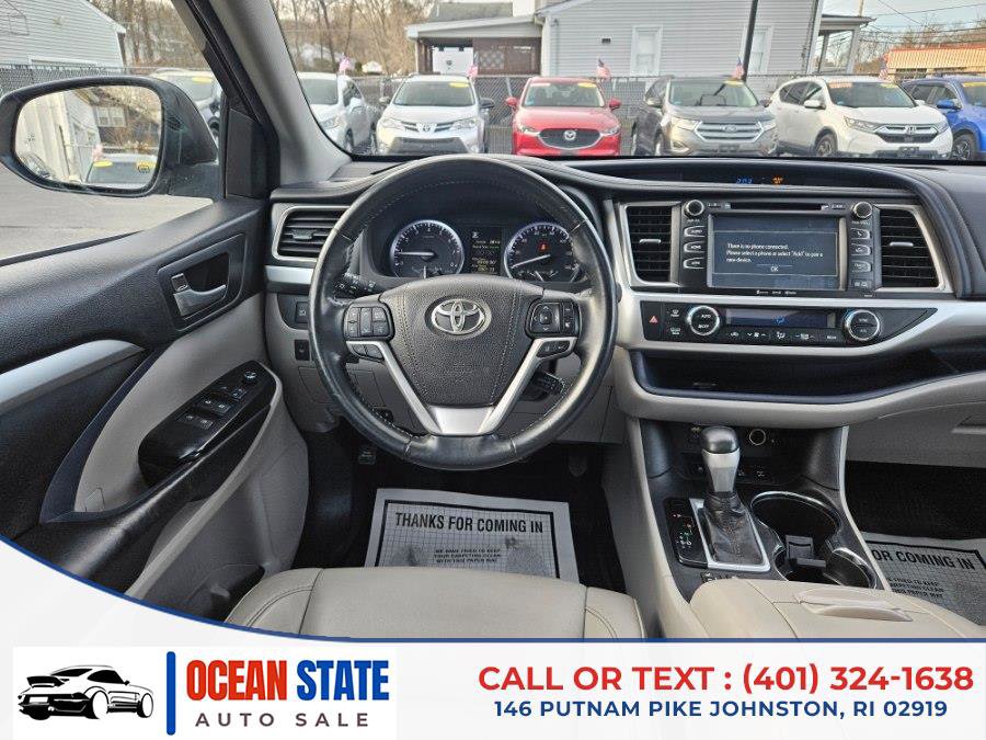 Used 2018 Toyota Highlander XLE image 18