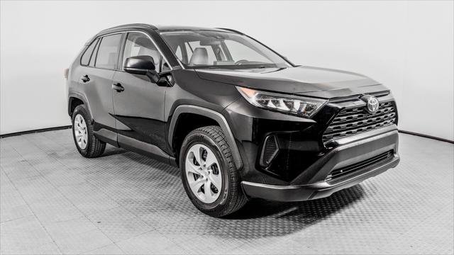 Used 2020 Toyota RAV4 LE FWD image 9