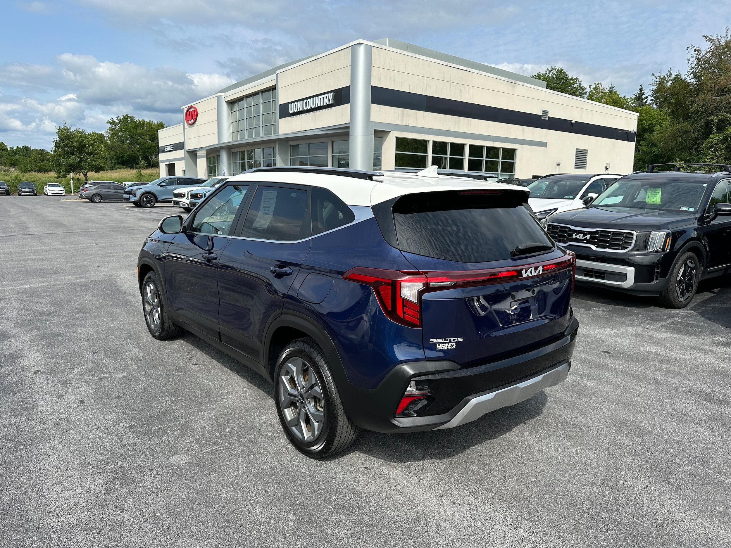 Used 2024 Kia Seltos S AWD/4WD image 7