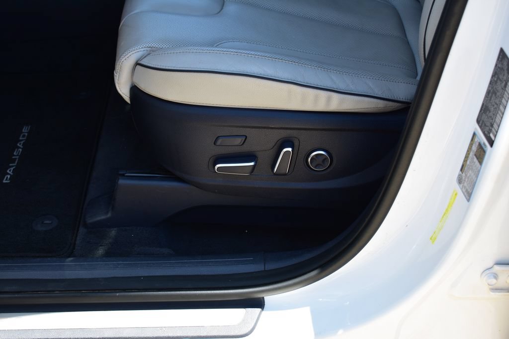 Used 2023 Hyundai Palisade Limited FWD image 18