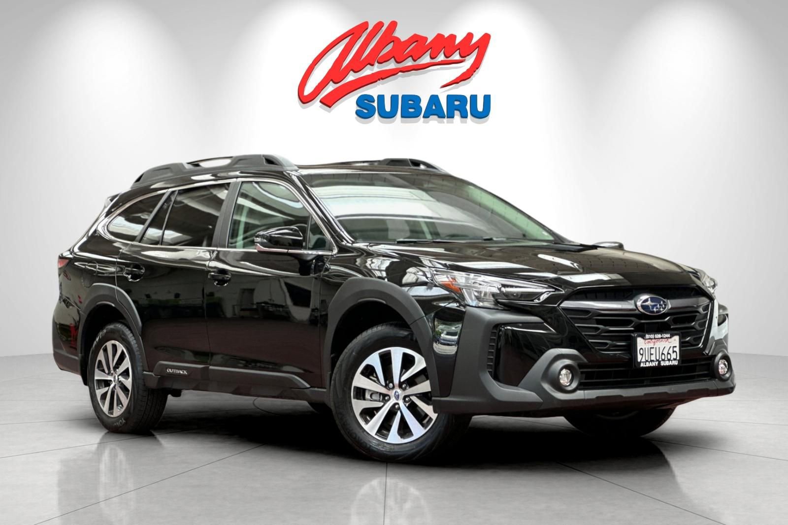Used 2025 Subaru Outback Premium image 2