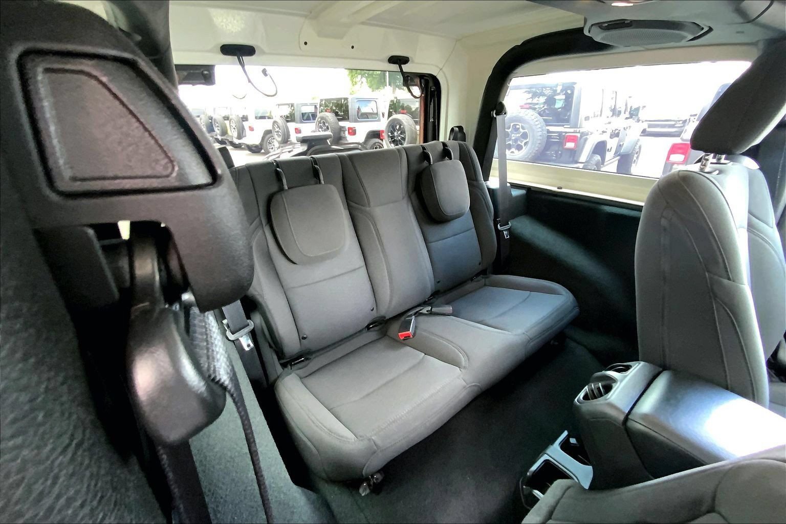 Certified 2022 Jeep Wrangler Sport AWD/4WD image 16
