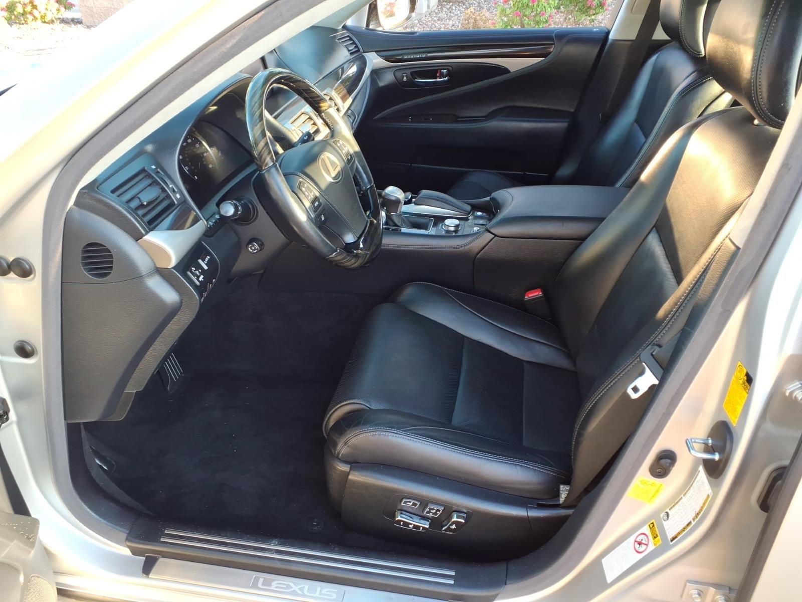 Used 2013 Lexus LS 460 L w/ All-Weather Pkg RWD image 14