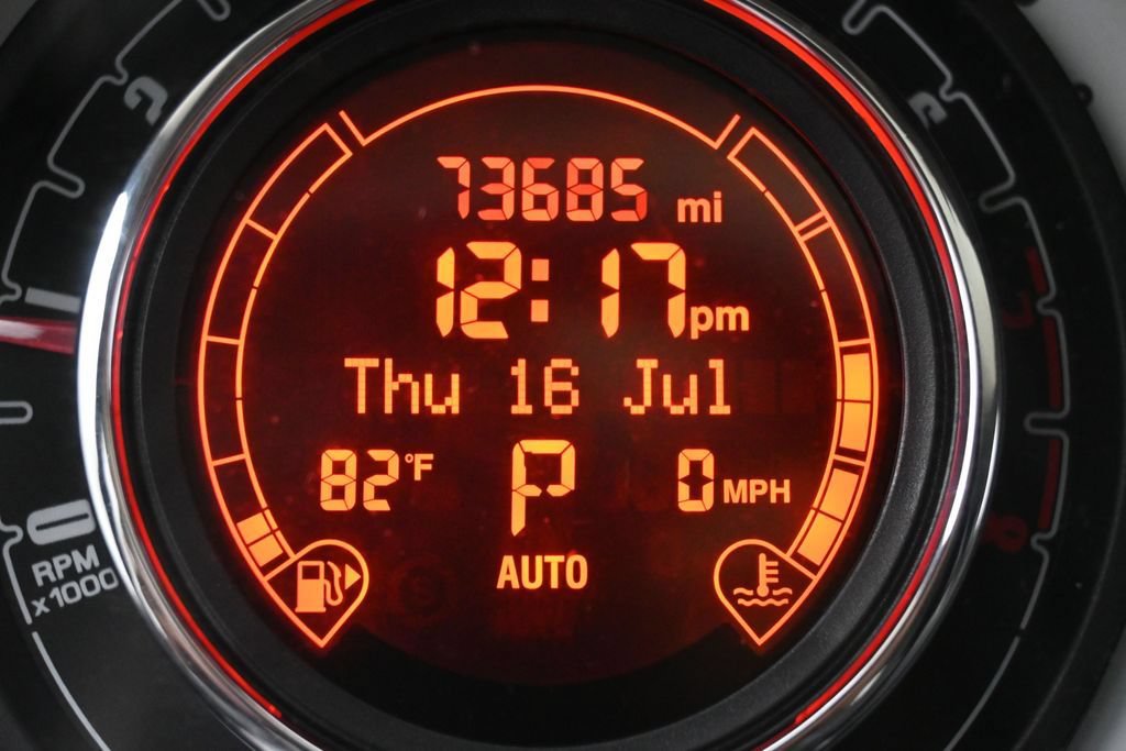 Used 2013 FIAT 500 Lounge w/ Luxury Leather Pkg FWD image 16