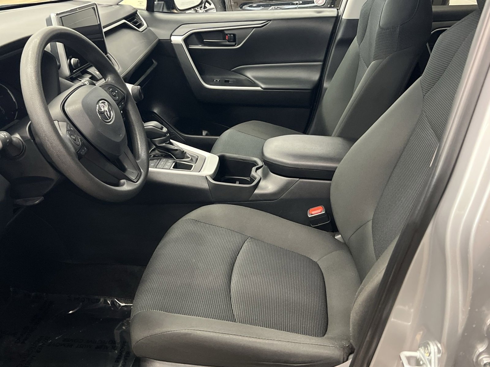 Used 2024 Toyota RAV4 LE image 11