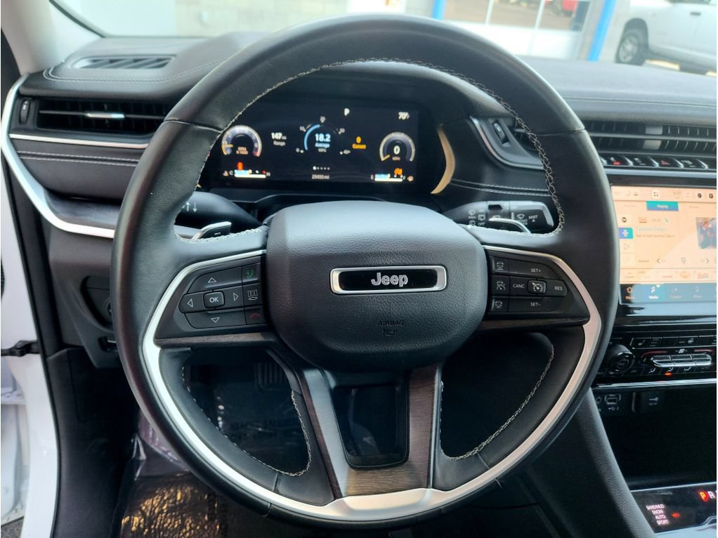 Used 2022 Jeep Grand Cherokee Limited AWD/4WD image 24