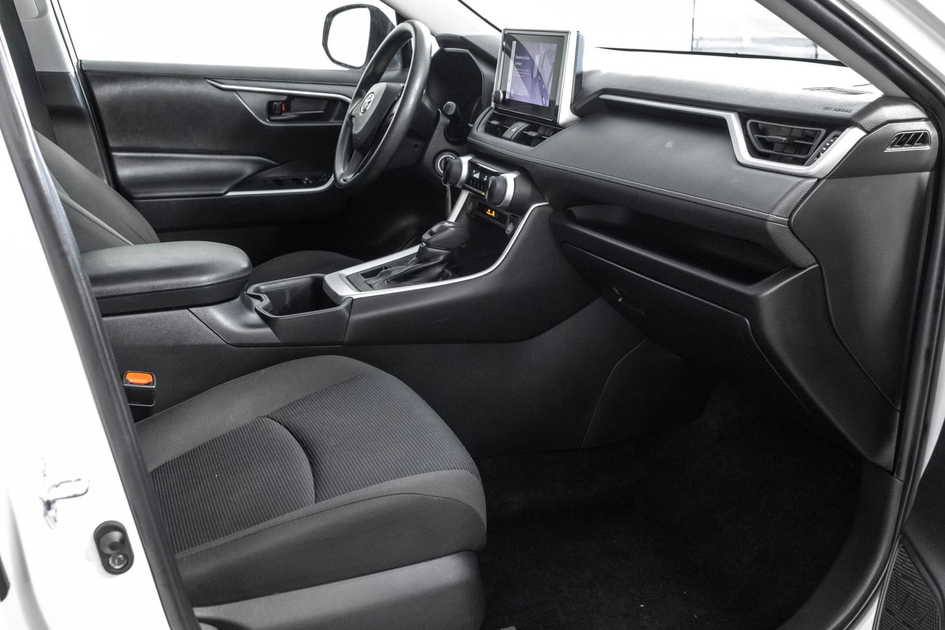 Used 2023 Toyota RAV4 LE AWD/4WD image 35