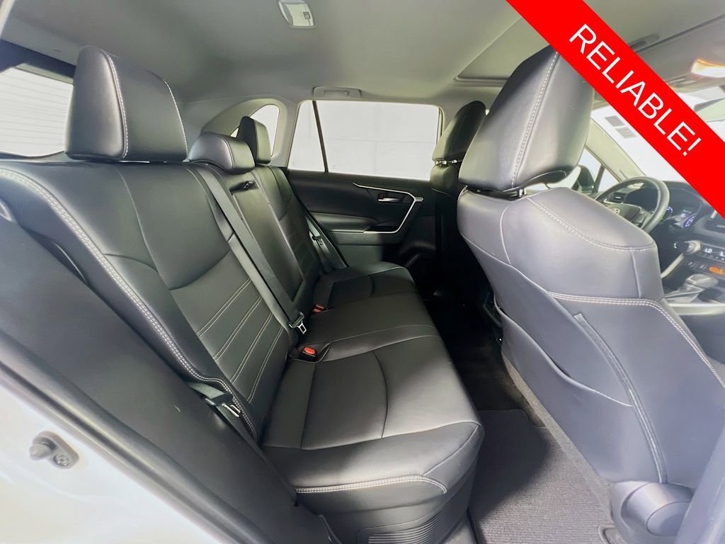 Used 2021 Toyota RAV4 XLE Premium image 28