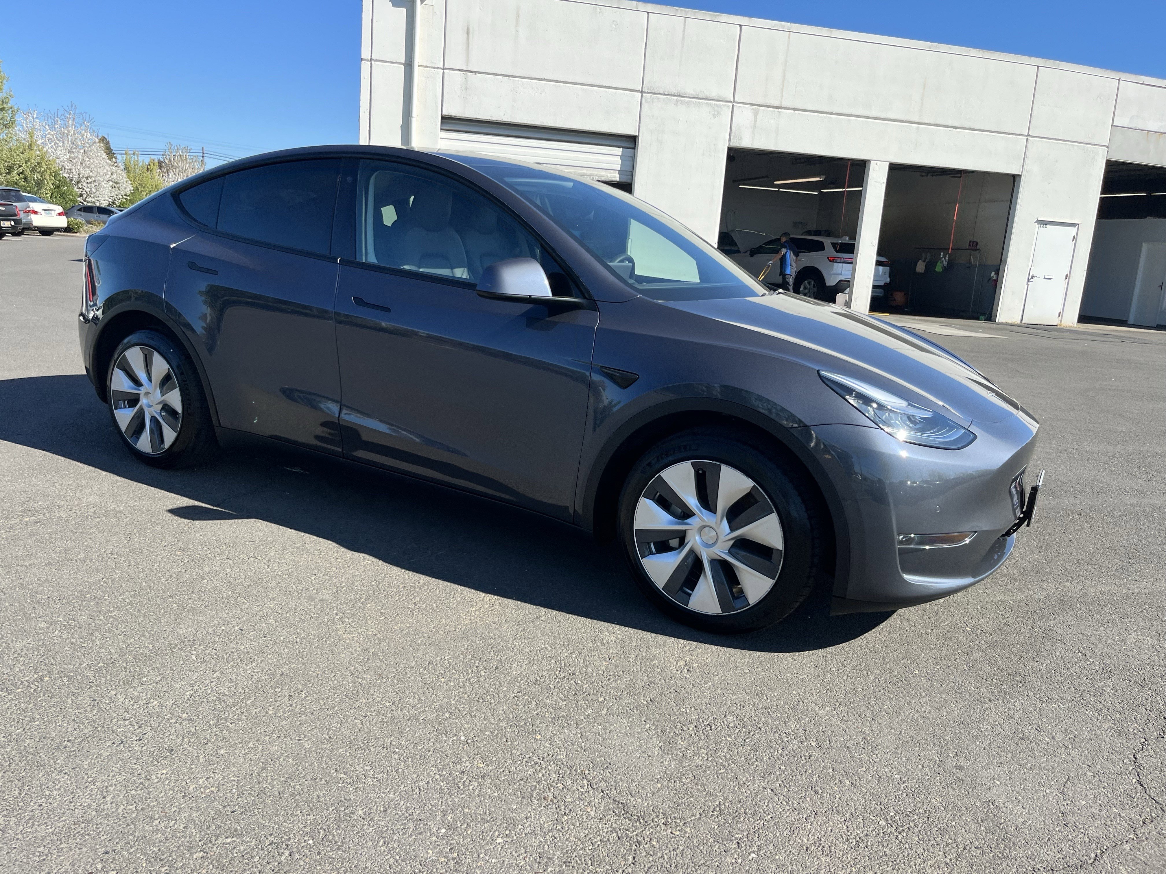 Used 2020 Tesla Model Y Long Range image 7