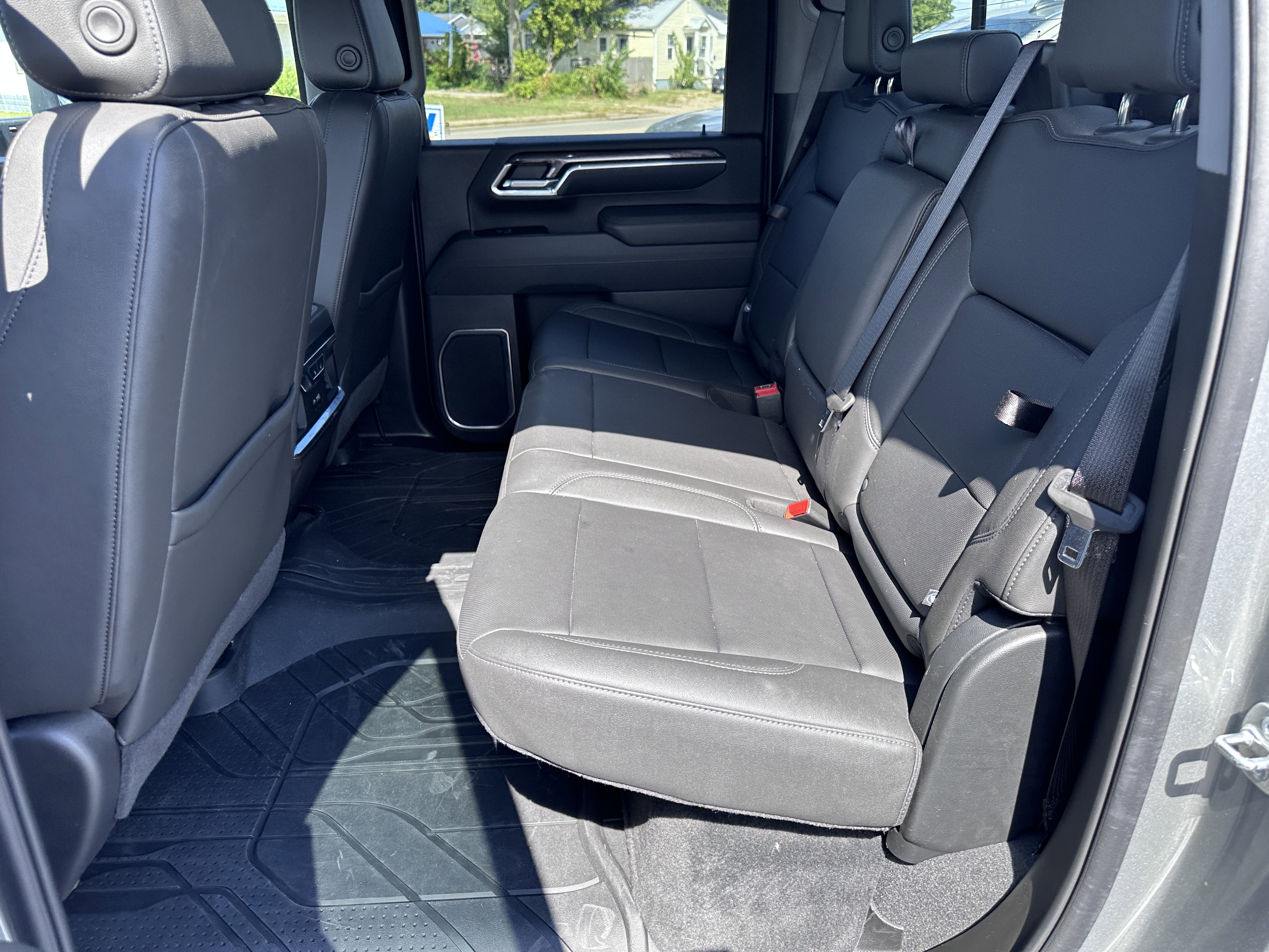 Used 2025 Chevrolet Silverado 2500 LTZ w/ LTZ Premium Package image 13