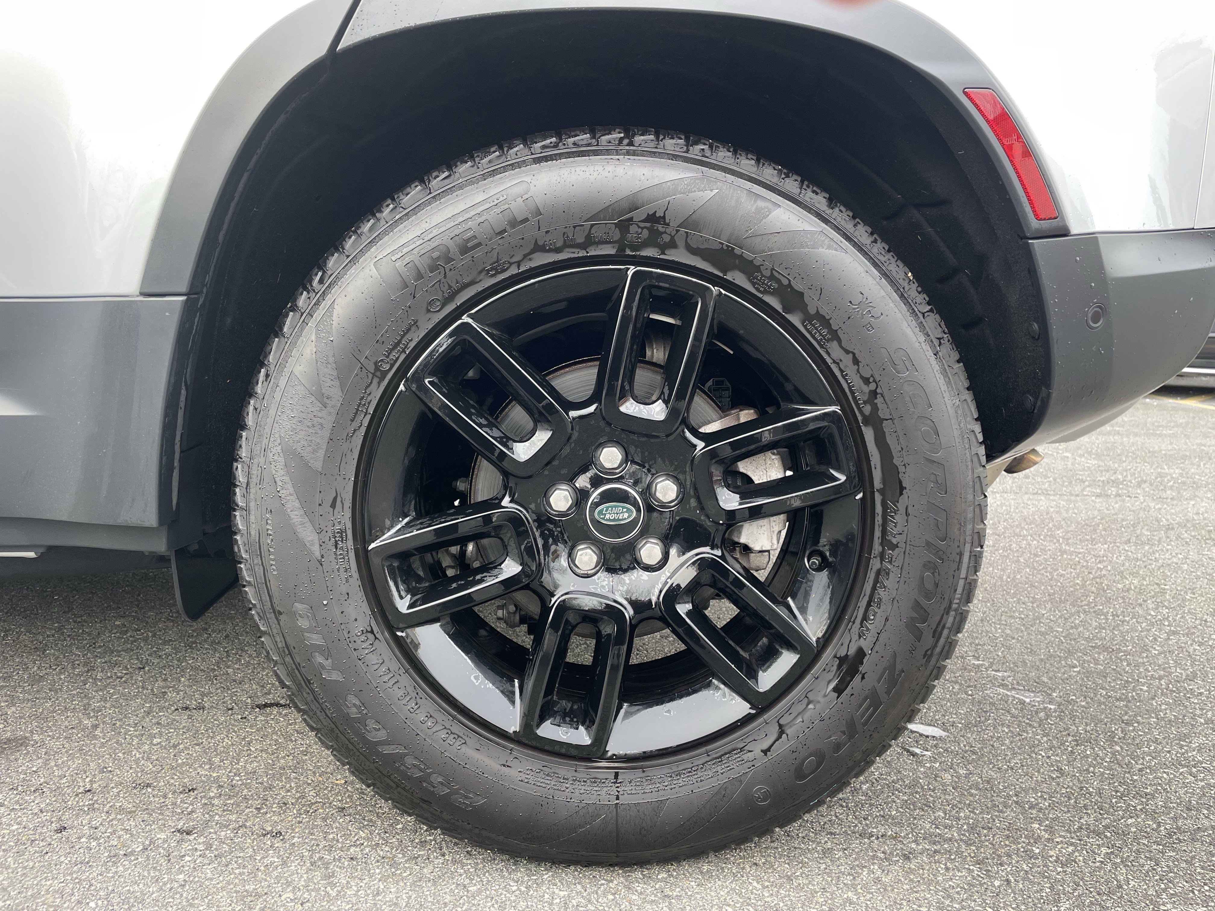 Used 2024 Land Rover Defender 110 S image 10