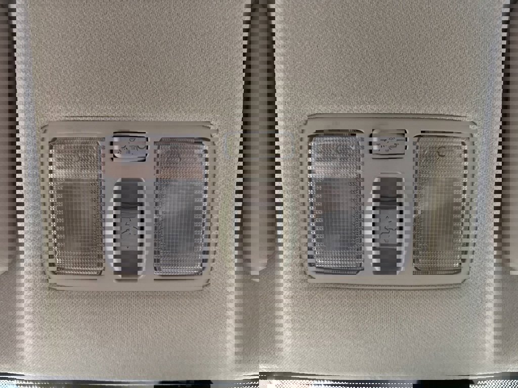 Used 2025 Hyundai Venue SEL image 28