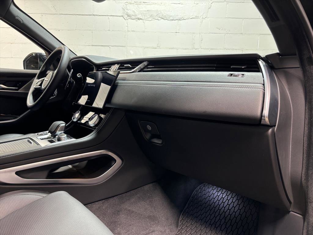 New 2026 Jaguar F-PACE R-Dynamic S image 31