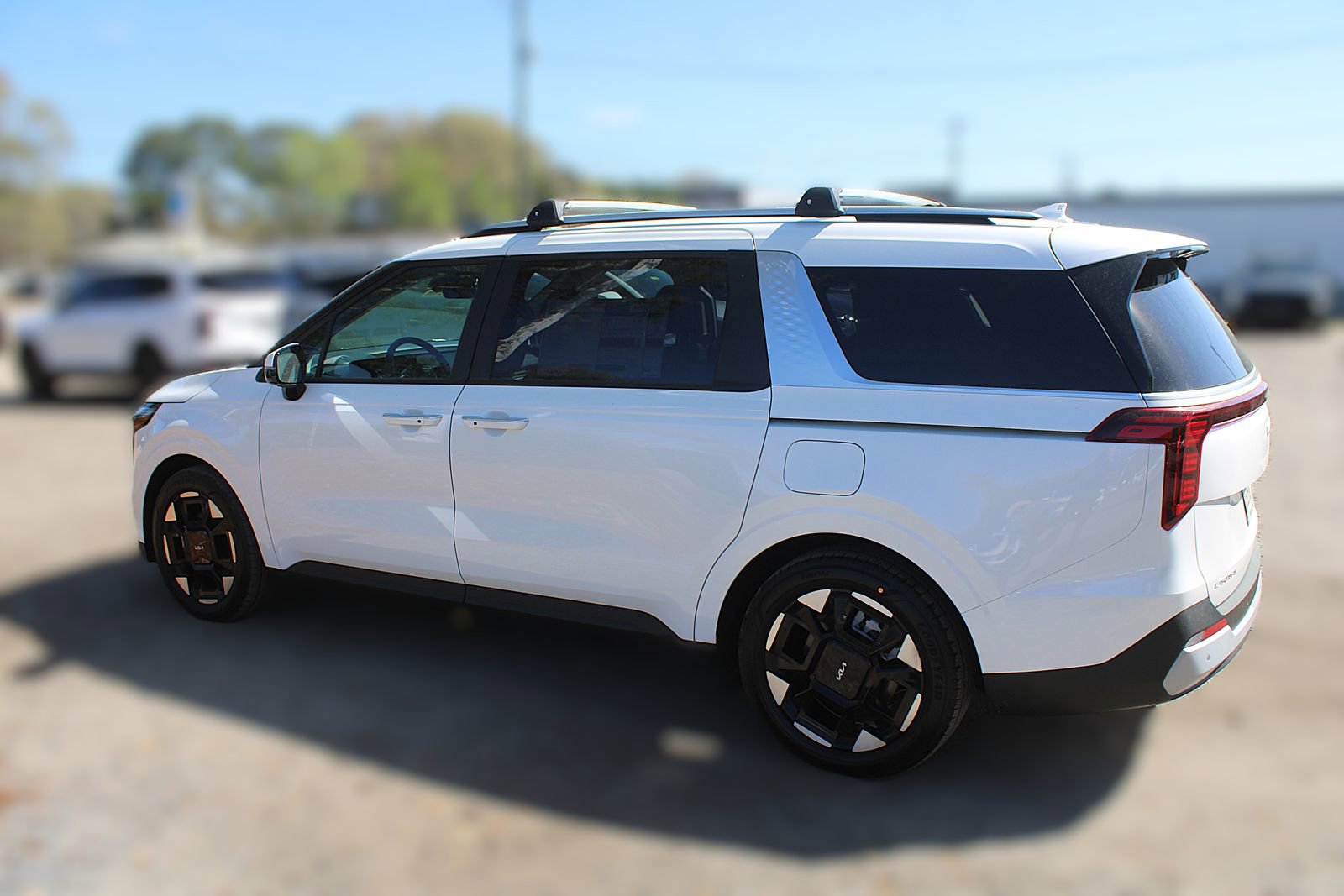 New 2026 Kia Carnival EX image 16