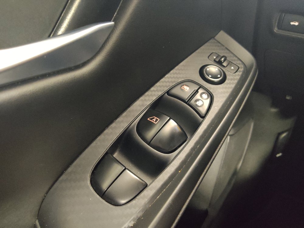 Used 2025 Nissan Sentra SV FWD image 27