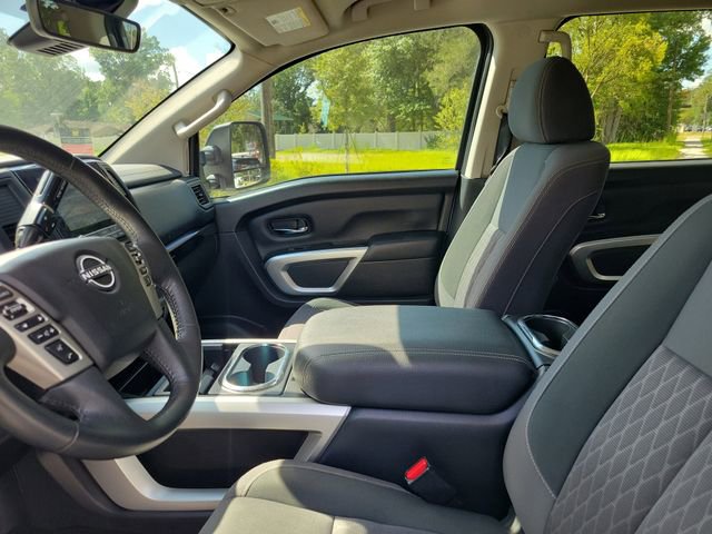 Used 2024 Nissan Titan SV w/ SV Convenience Package RWD image 18