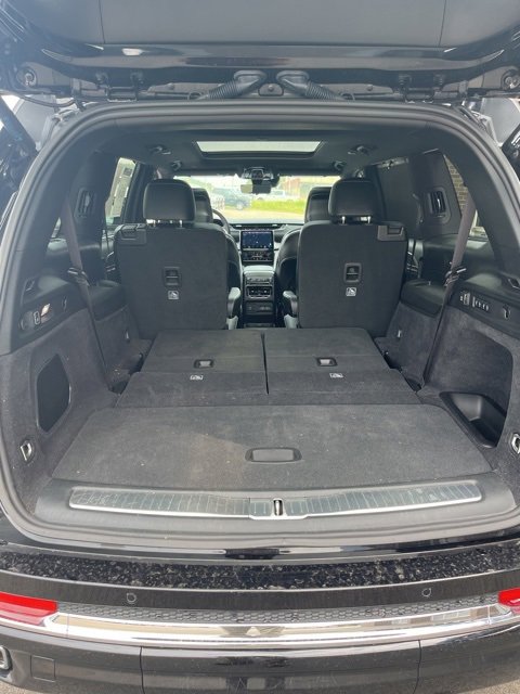 Used 2024 Jeep Grand Cherokee L Overland w/ Luxury Tech Group IV image 24