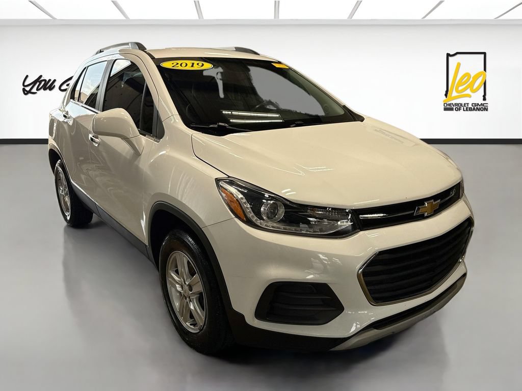 Used 2019 Chevrolet Trax LT w/ LT Convenience Package AWD/4WD image 3