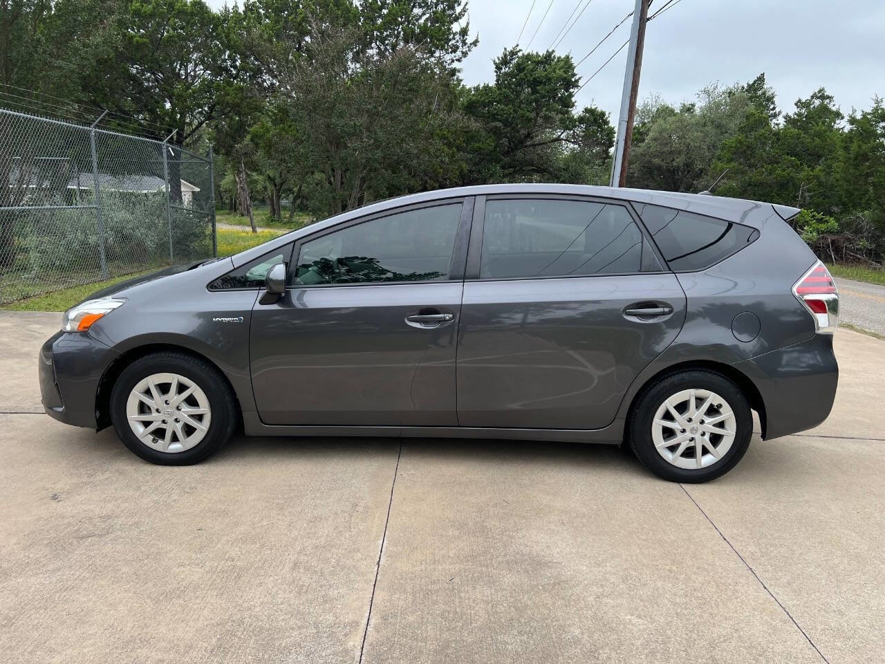 Used 2015 Toyota Prius V Two FWD image 4