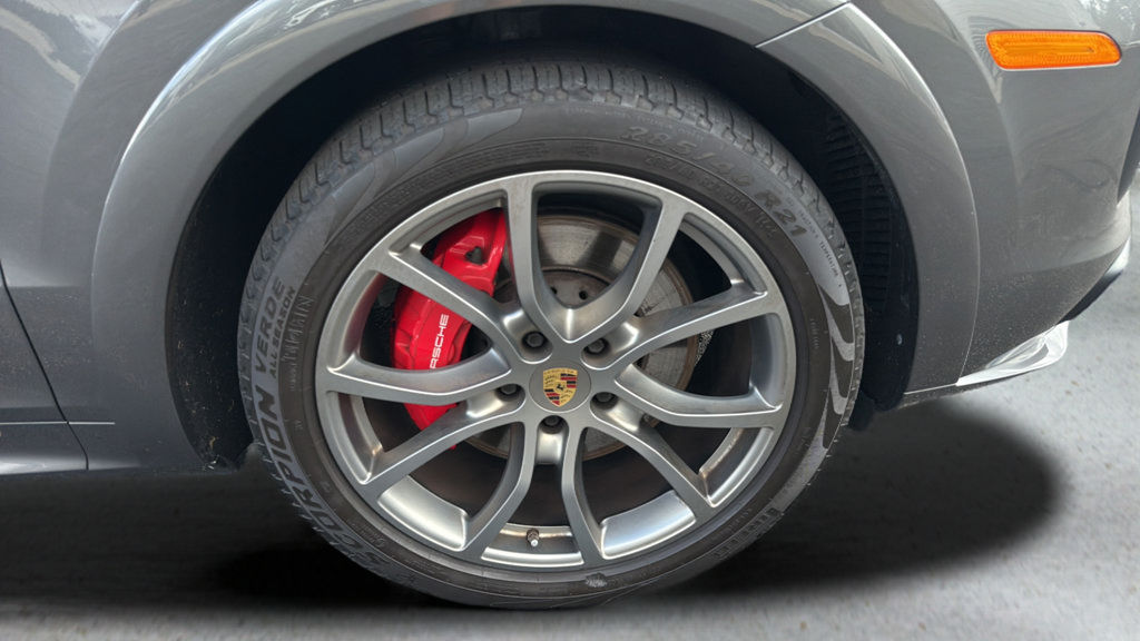 Used 2021 Porsche Cayenne GTS AWD/4WD image 13