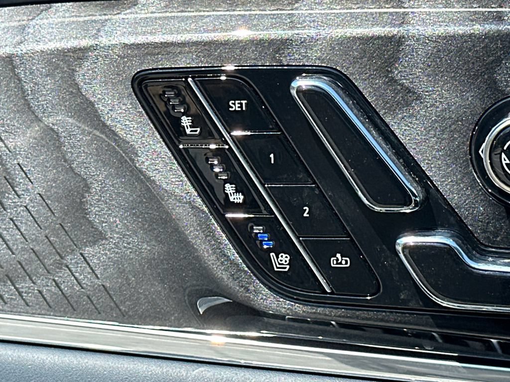 Certified 2025 Cadillac Escalade IQ Sport 2 AWD/4WD image 33