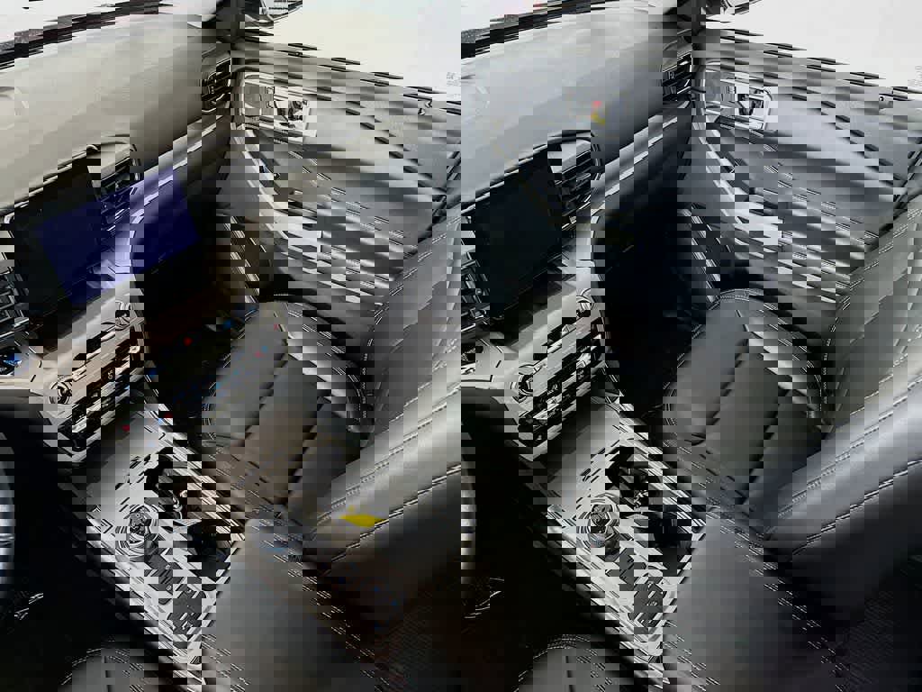 Certified 2022 Ford Explorer XLT w/ Equipment Group 202A image 11