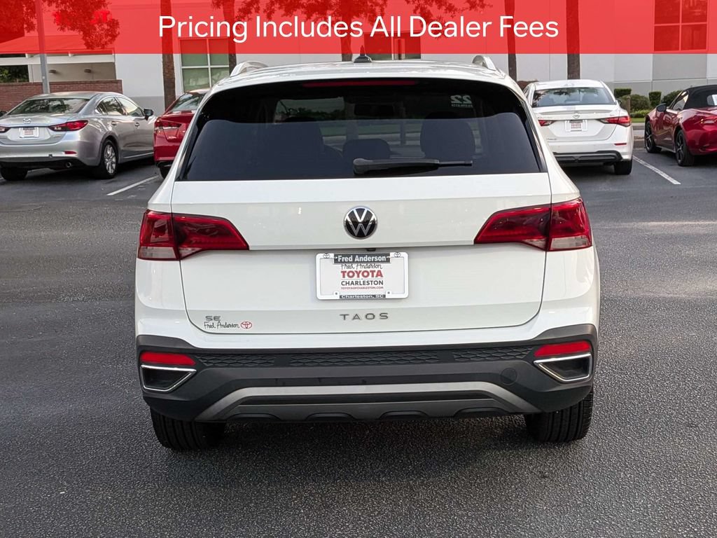 Used 2022 Volkswagen Taos SE w/ Panoramic Sunroof Package FWD image 5