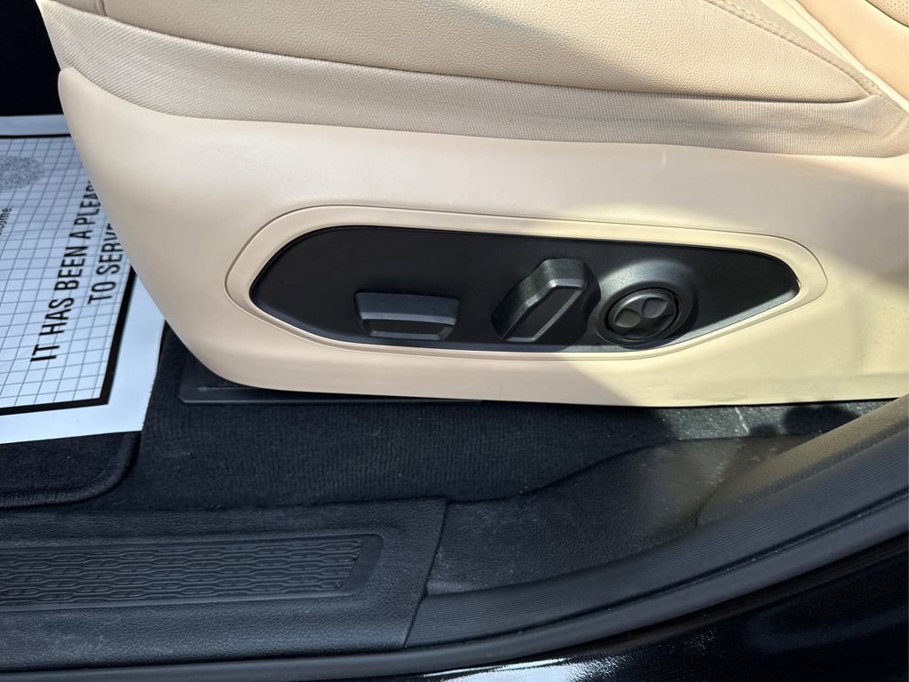 Used 2025 Jeep Grand Cherokee L Limited w/ Luxury Tech Group II image 43