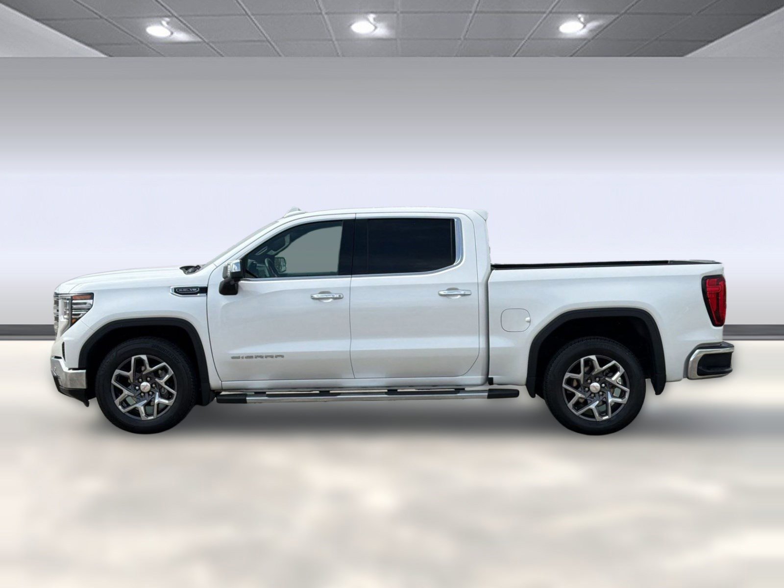 Used 2024 GMC Sierra 1500 SLT w/ SLT Premium Plus Package image 2