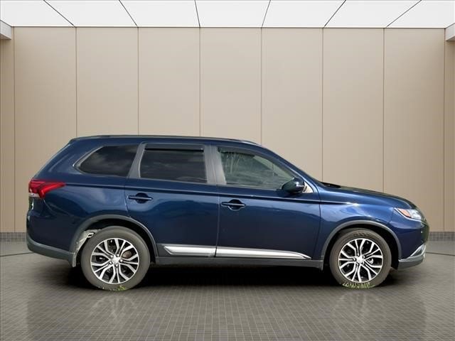 Used 2016 Mitsubishi Outlander SEL AWD/4WD image 13