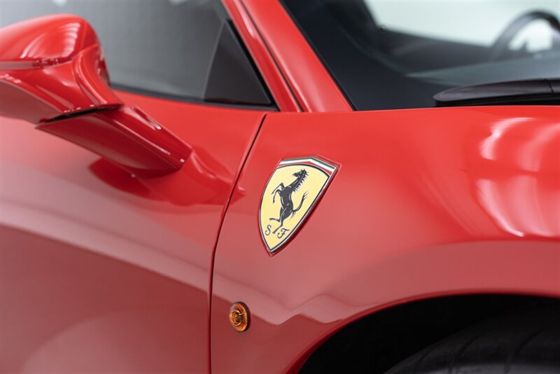 Used 2015 Ferrari 458 Speciale Coupe RWD image 23