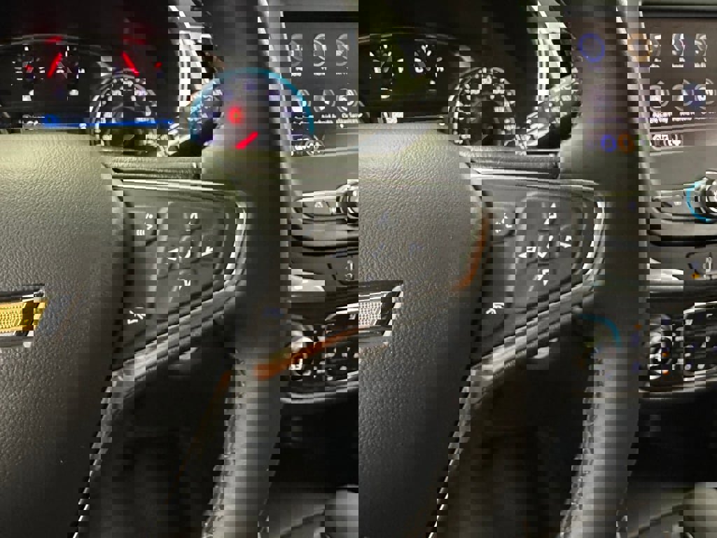 Certified 2024 Chevrolet Equinox LT w/ LPO, Floor Liner Package image 9