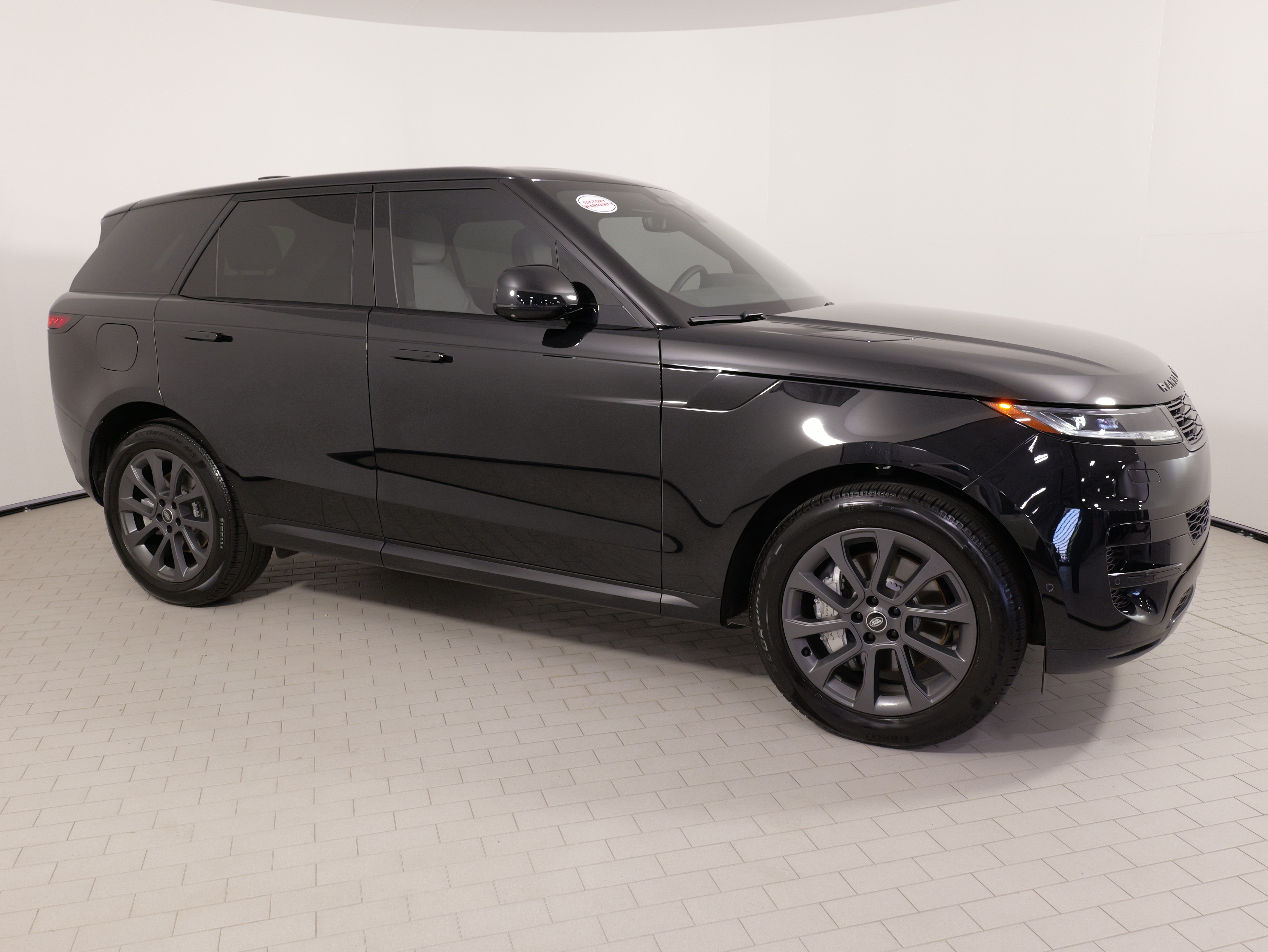 Used 2025 Land Rover Range Rover Sport AWD/4WD image 9