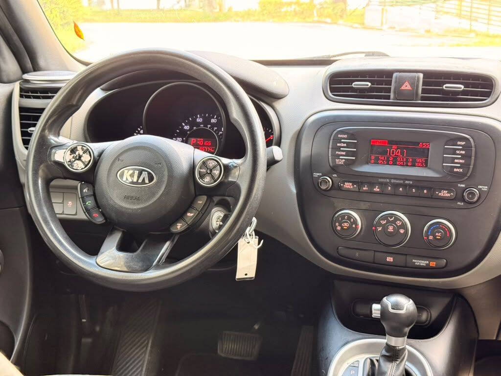 Used 2014 Kia Soul FWD image 14