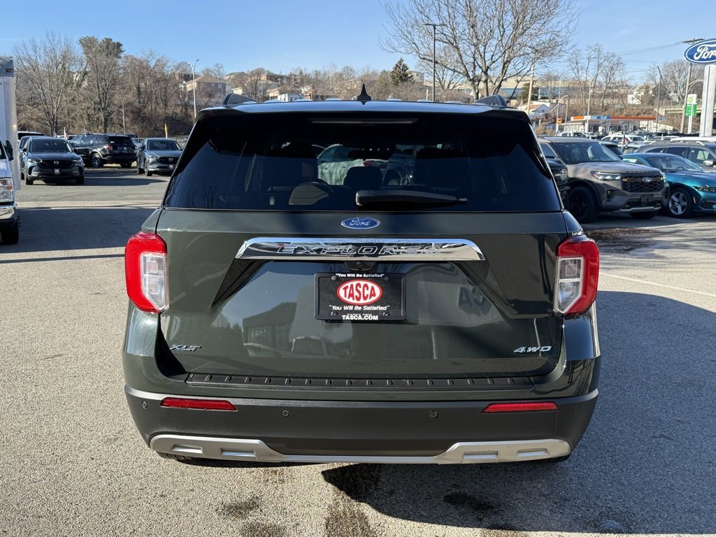 Used 2022 Ford Explorer XLT w/ Equipment Group 202A image 7