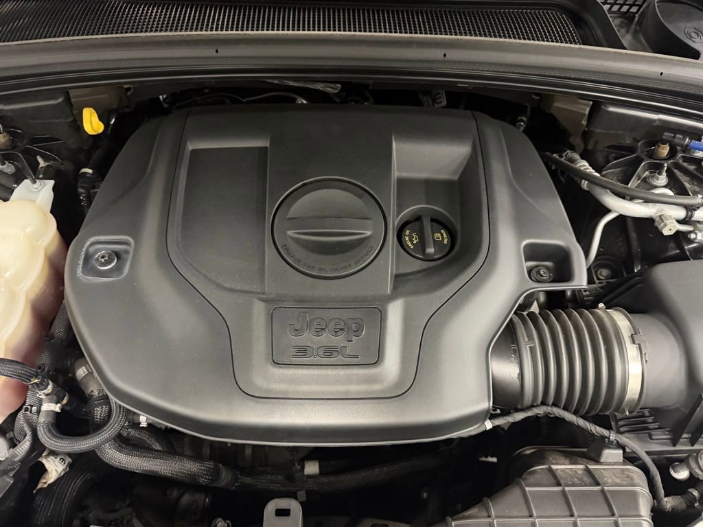 Used 2023 Jeep Grand Cherokee Overland image 9