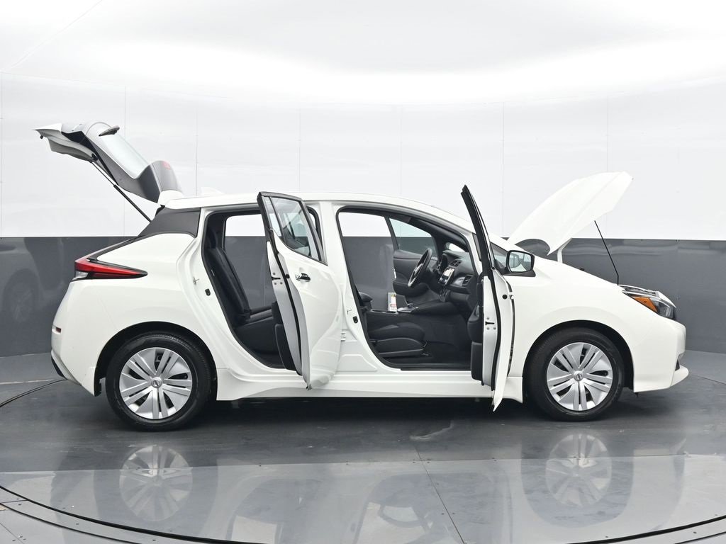 Used 2022 Nissan Leaf S image 26