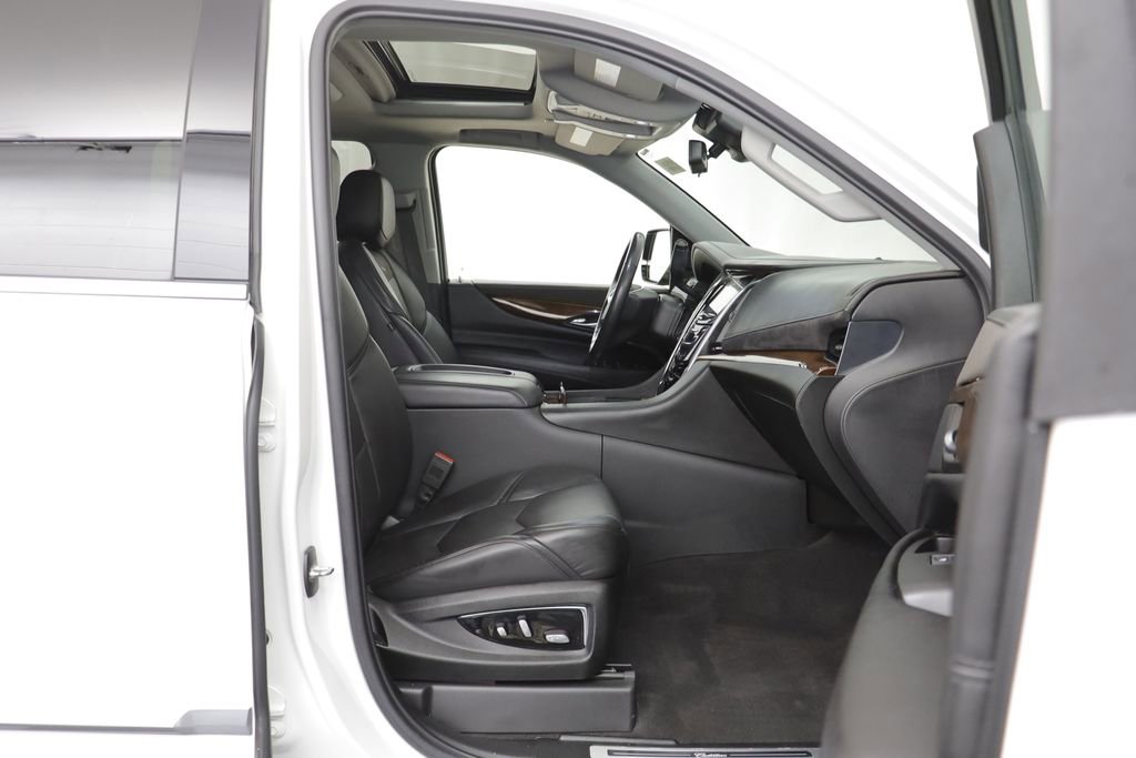 Used 2020 Cadillac Escalade Premium Luxury image 21