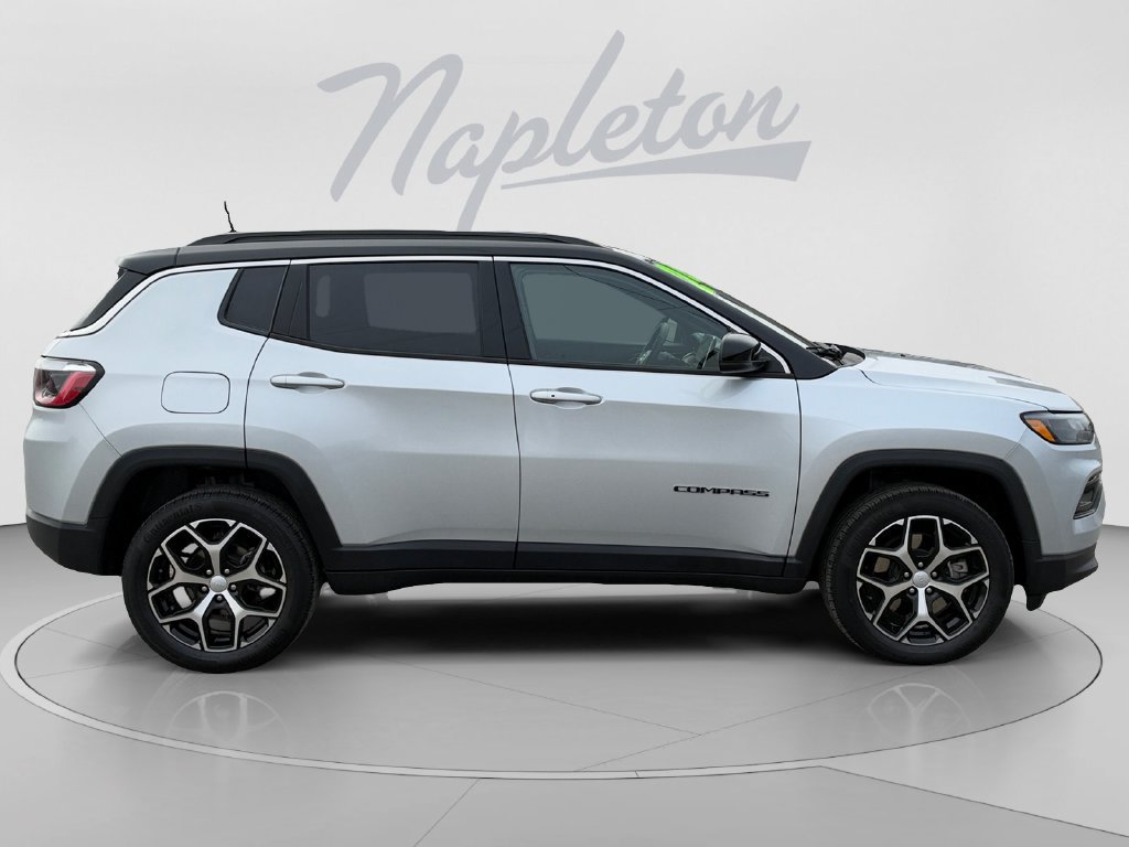 Used 2024 Jeep Compass Limited AWD/4WD image 7