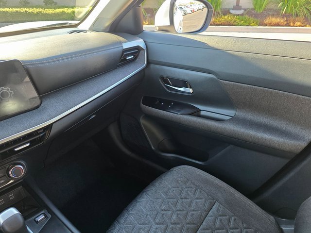 Used 2025 Nissan Kicks SV w/ Illumination Package image 37