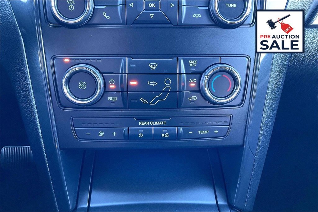 Used 2018 Ford Explorer XLT image 31