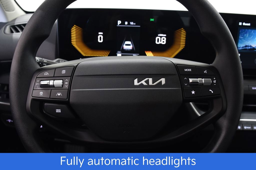 New 2025 Kia K4 LXS image 10