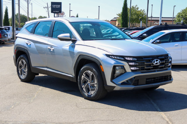 New 2026 Hyundai Tucson Blue SE