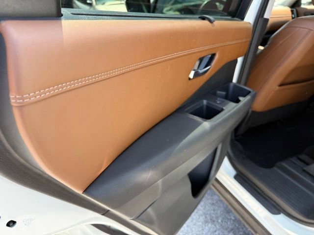 Used 2023 Nissan Pathfinder Platinum w/ Cargo Package AWD/4WD image 27